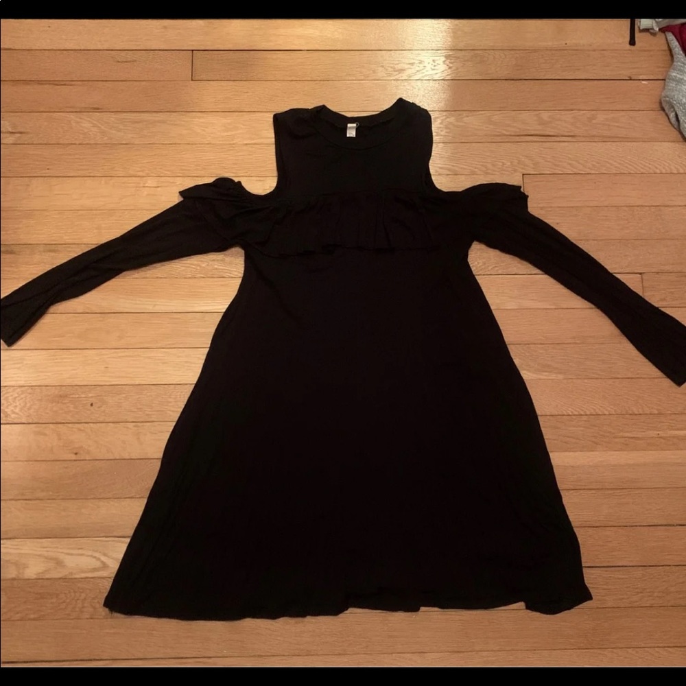 Elon black dress